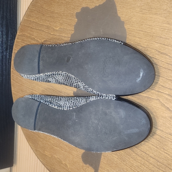 SOLD Tory Burch Flats size 7.5 - Picture 11 of 15